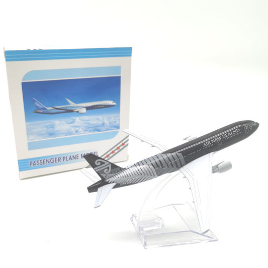16CM Boeing 77 Airplane Model Toy Ornaments